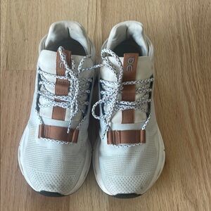 On cloud nova women’s 6.5